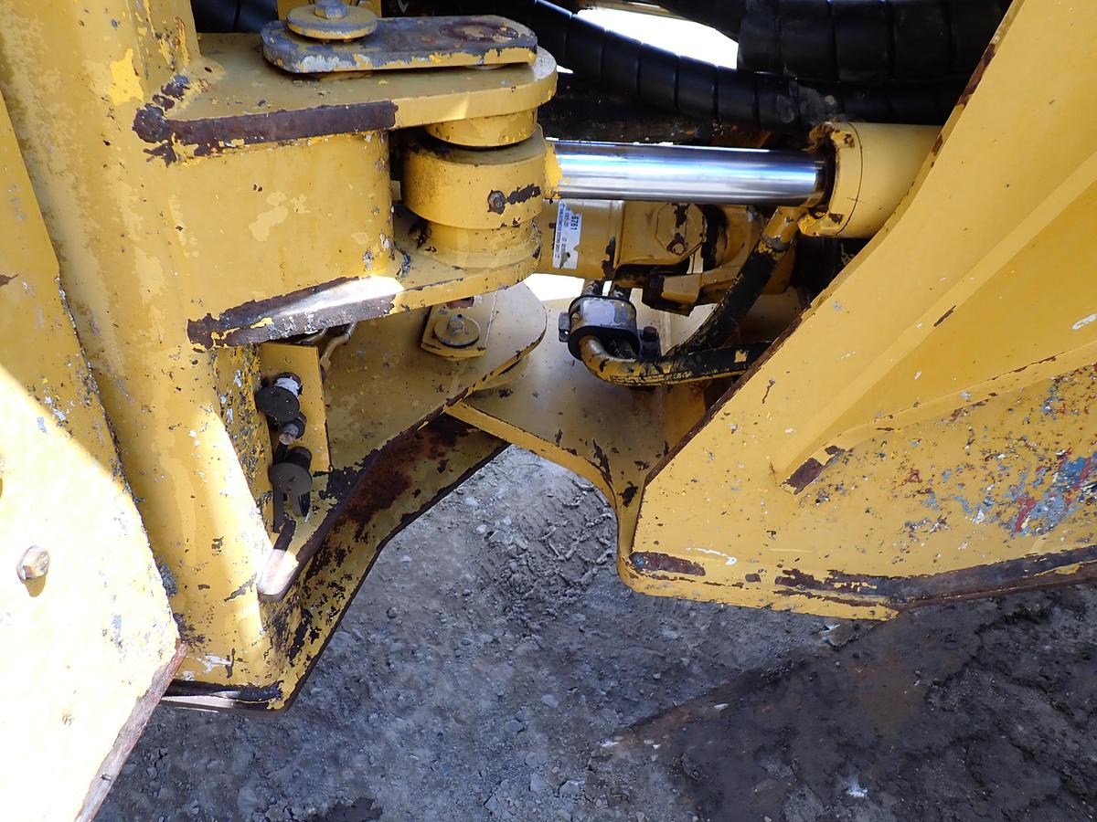 Used 2010 CAT 938H