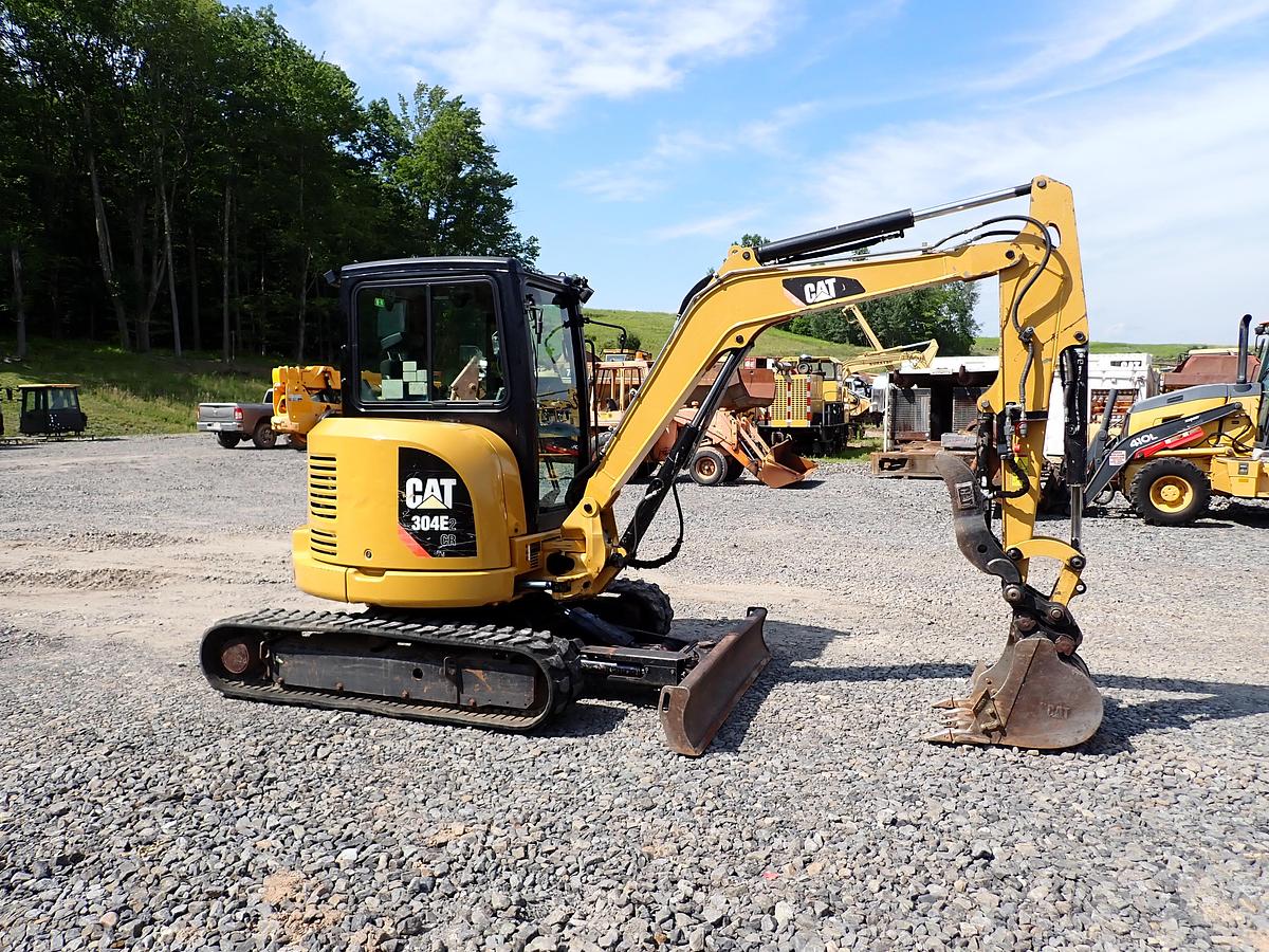 Used 2016 CAT 304E2 CR Mini Excavator HYDRAULIC THUMB!