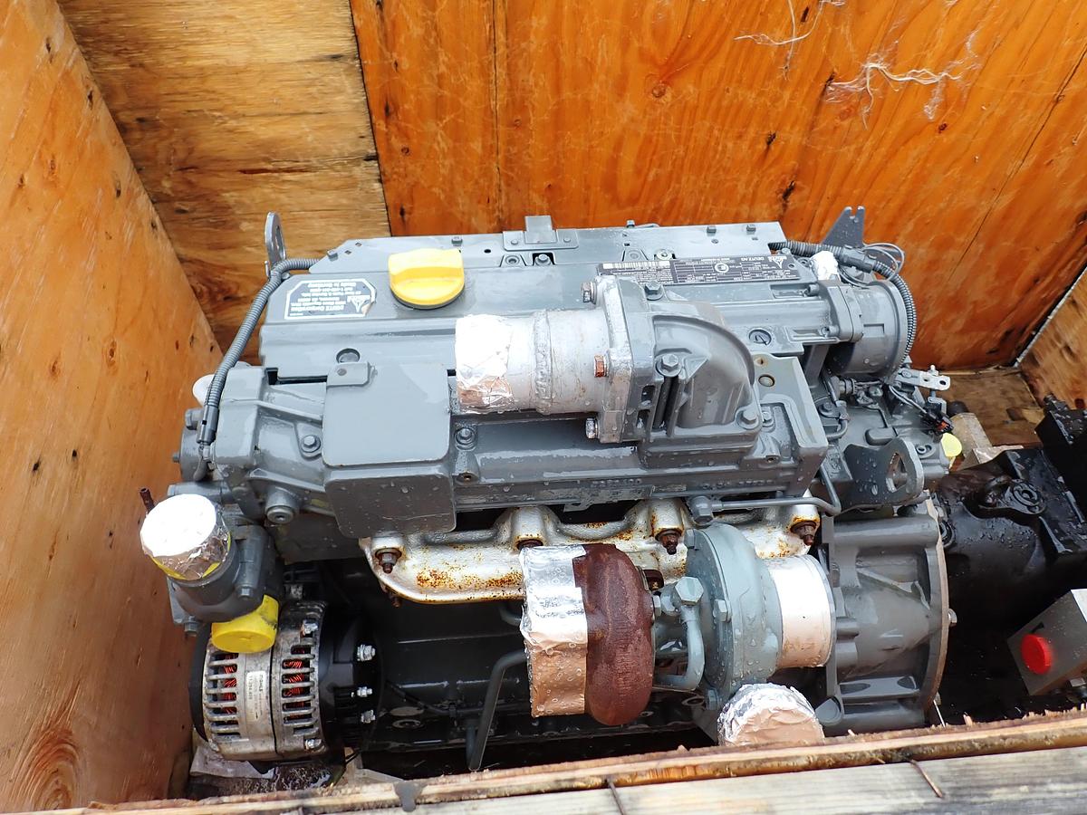 2006 DEUTZ BF4M2012C Diesel Engine 119 HP UNUSED