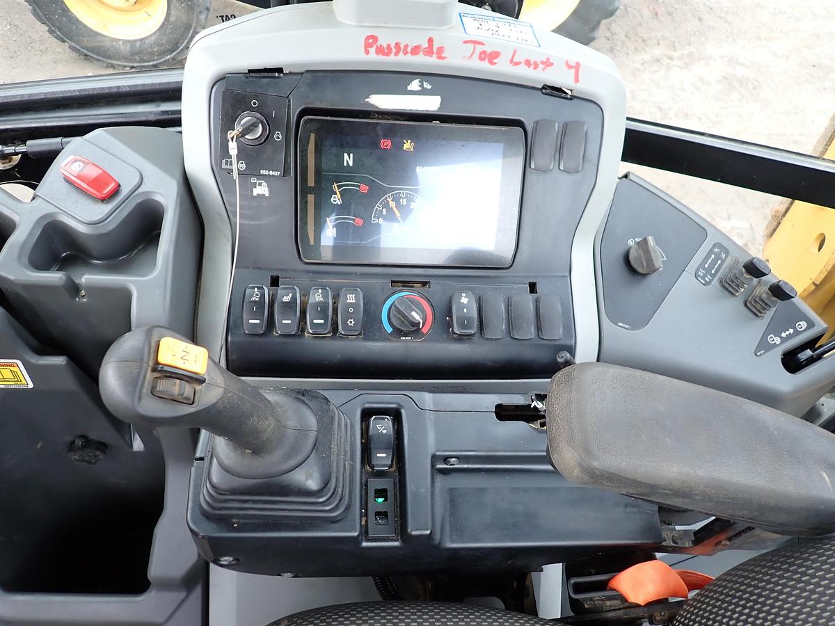 Used 2022 CAT 420 XE Backhoe Loader 