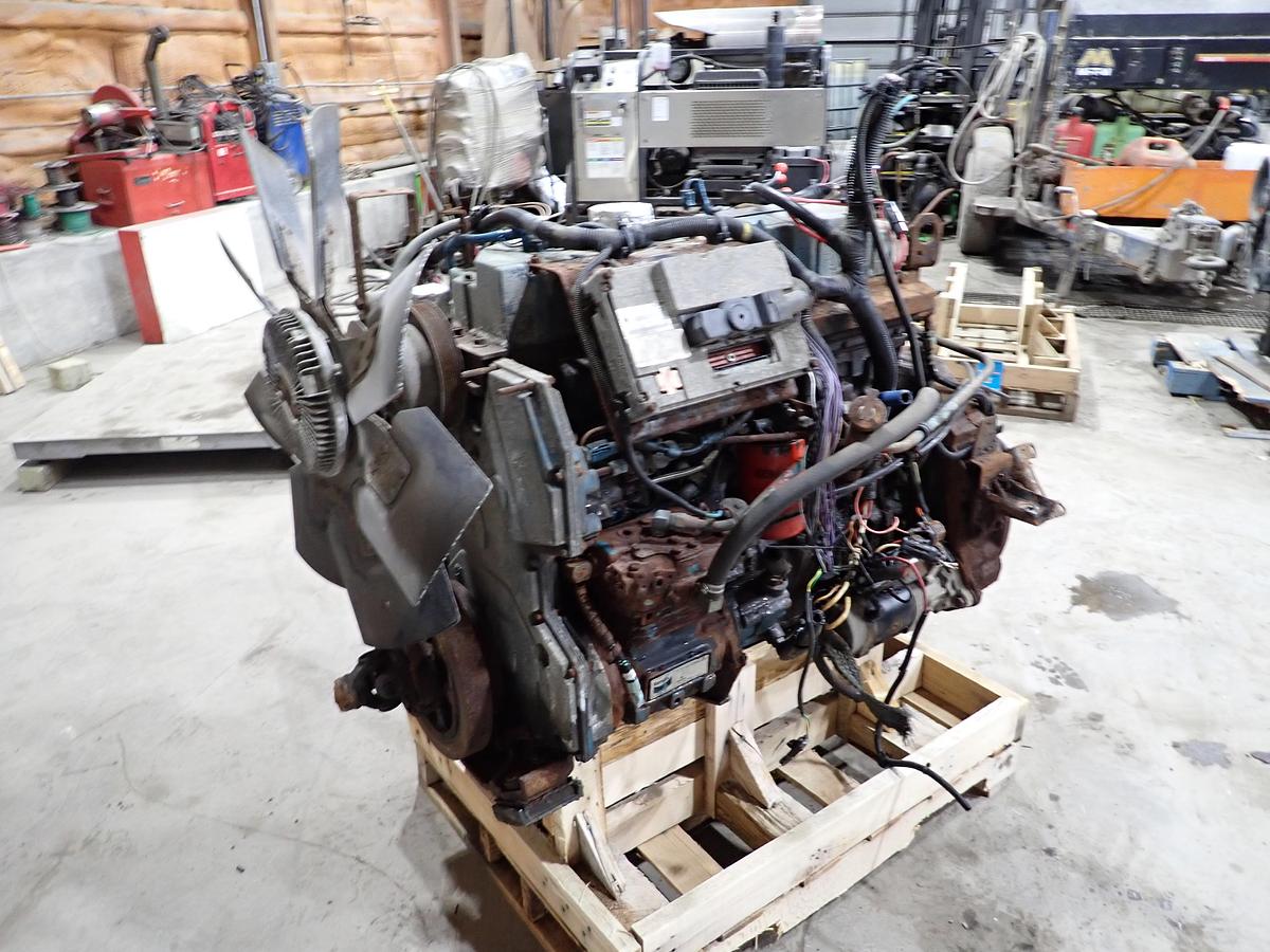 Used 1998 International DT530E HT Diesel Engine 300 HP! 19K MILES!