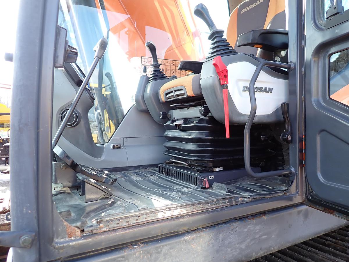 Used 2015 Doosan DX300 LC-5 Long Reach Excavator