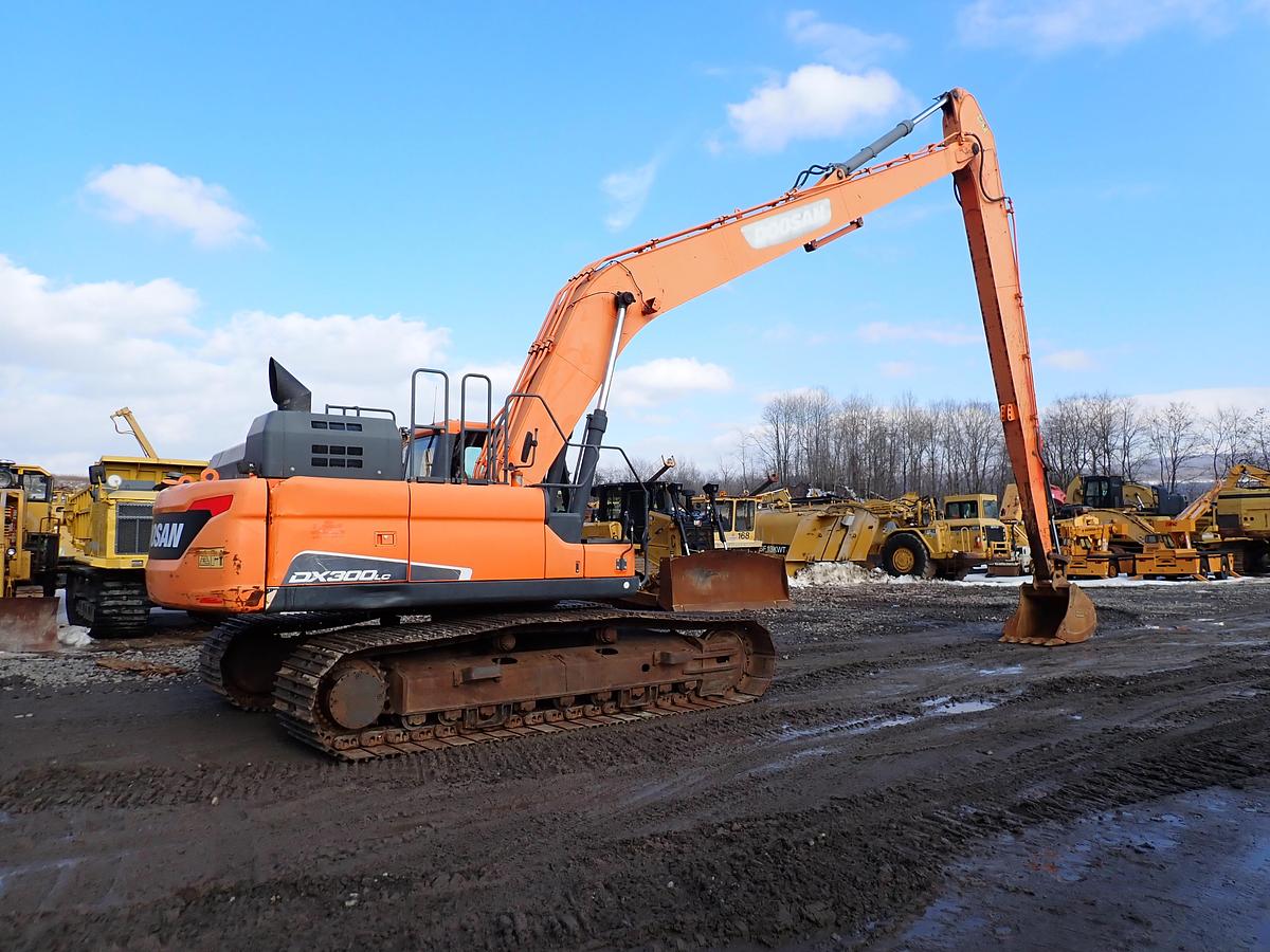 Used 2015 Doosan DX300 LC-5 Long Reach Excavator