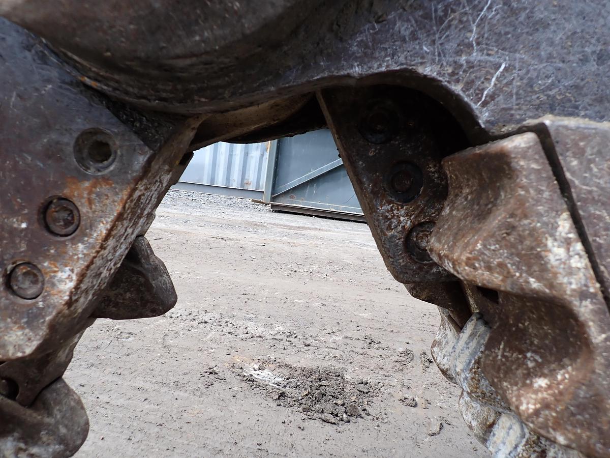 Used 2016 CAT MP318 Multiprocessor Concrete Shear