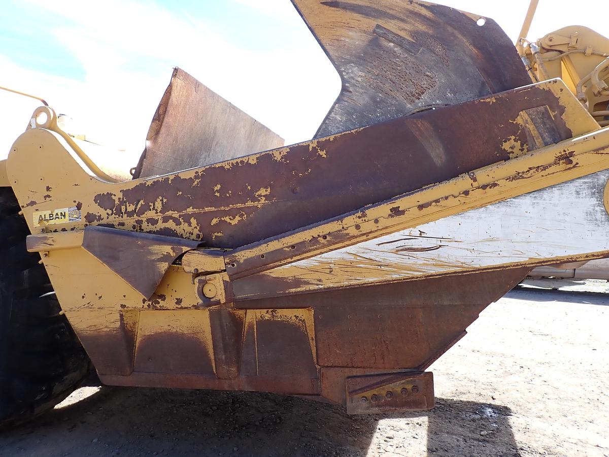 Used 2004 CAT 621G Motor Scraper