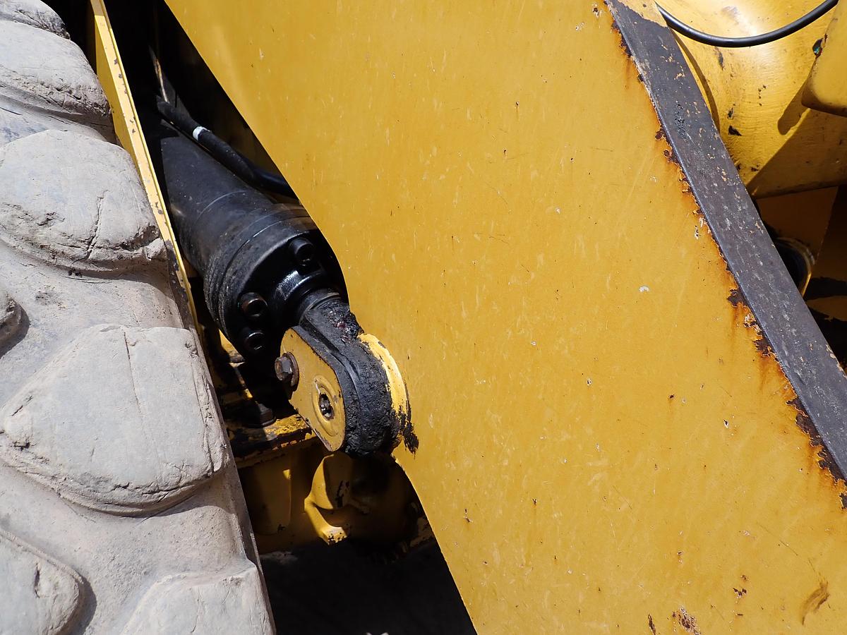 Used 2018 CAT 972M Wheel Loader