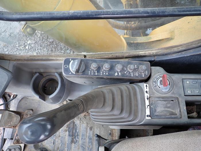 Used 2004 John Deere 600C LC Excavator
