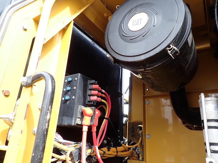 Used 2012 CAT 320EL