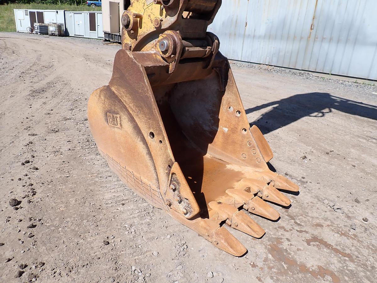Used 2004 CAT 330CL Hydraulic Excavator