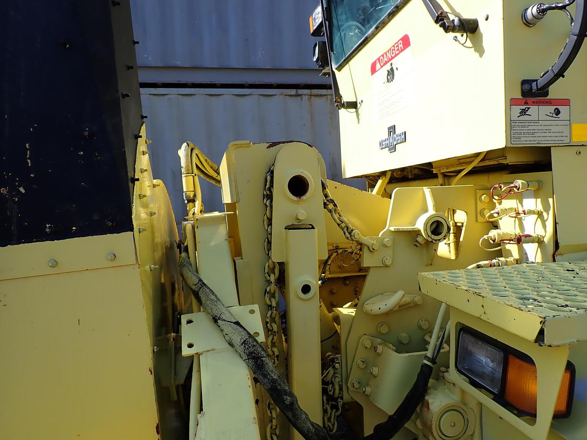 Used 2003 Oshkosh HB2923 Airport Snowblower