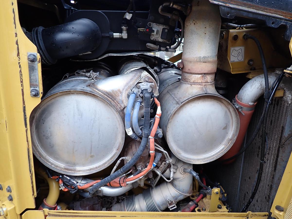 Used 2022 CAT D6 LGP Crawler Dozer 