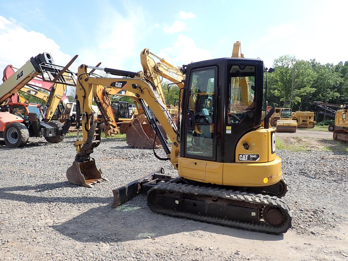Used 2016 CAT 304E2 CR Mini Excavator HYDRAULIC THUMB!