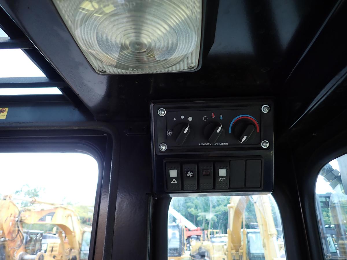Used 2015 Hoist P300 30,000 Lb Forklift LOW HOURS!
