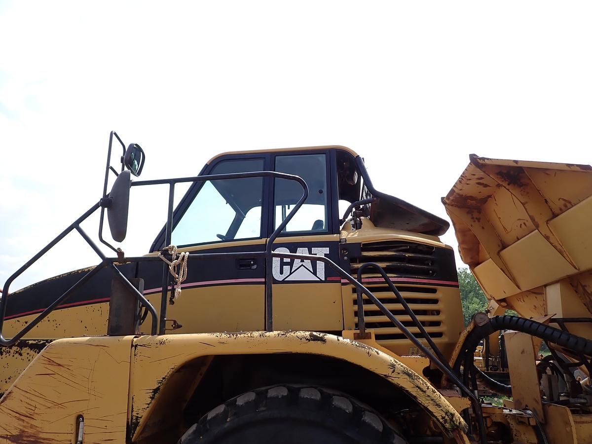 Used 2003 CAT 735
