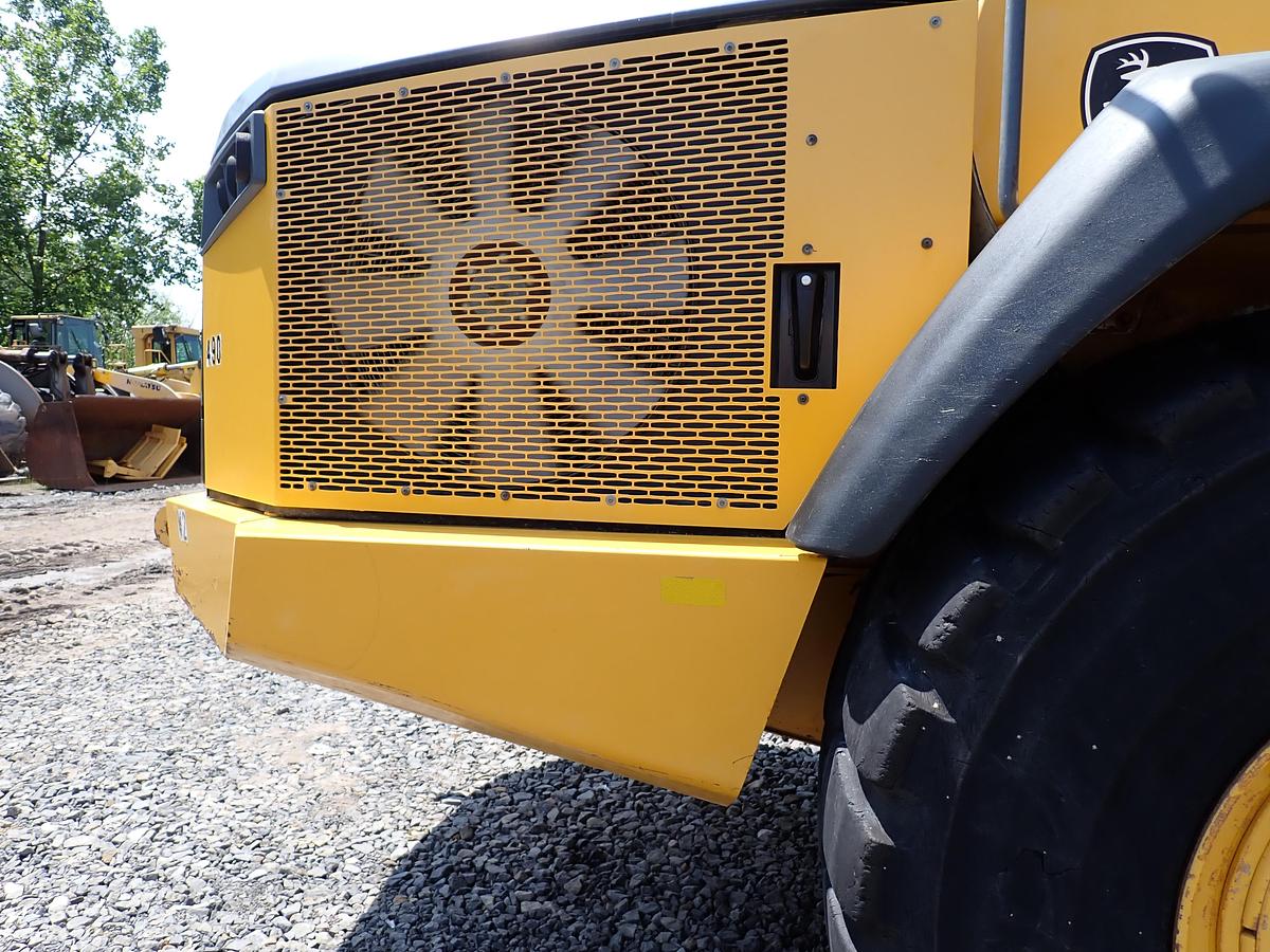 Used 2015 John Deere 460E Articulated Water Truck 9000 GALLON