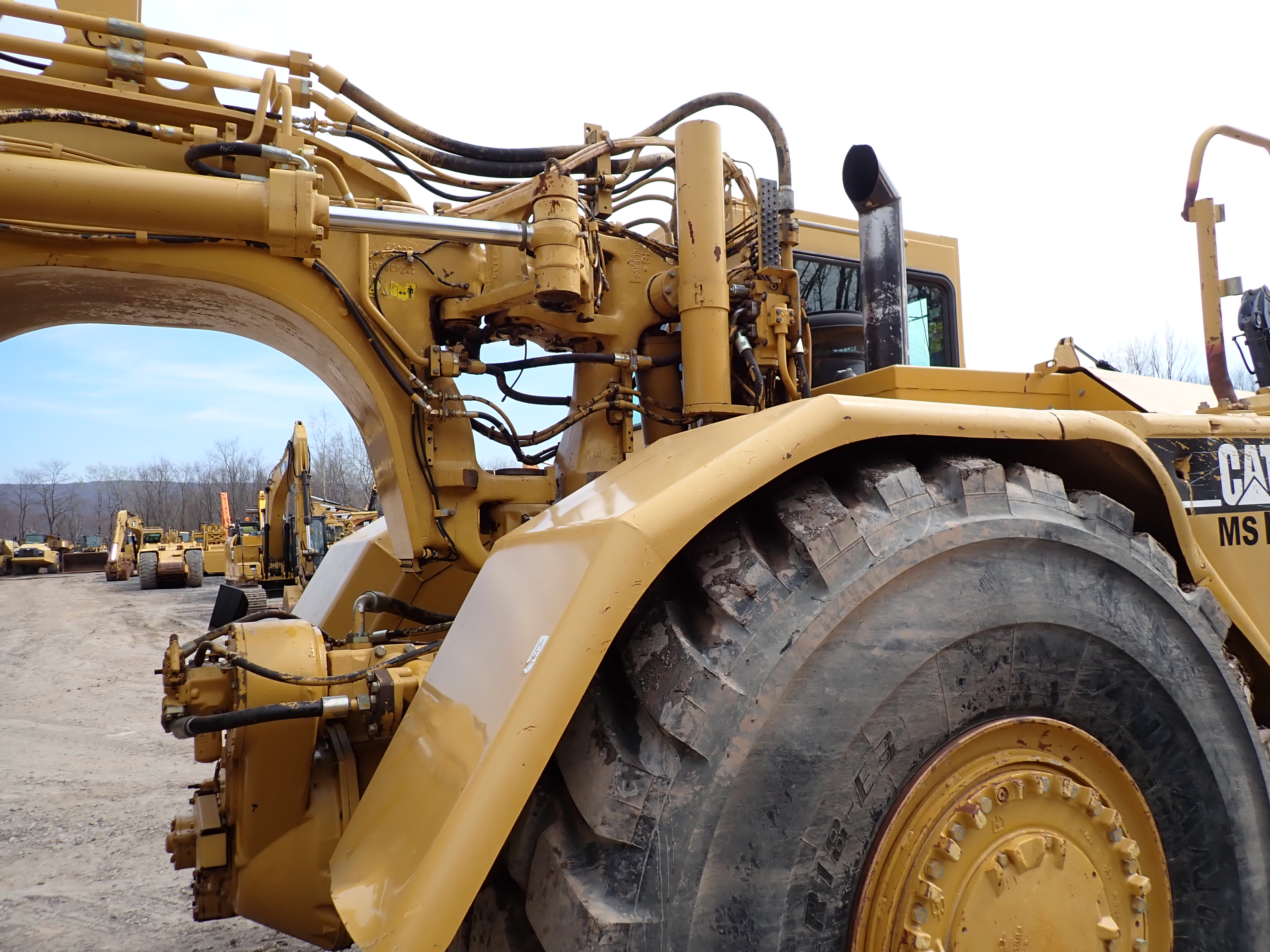 Used 2007 CAT 621G Motor Scraper