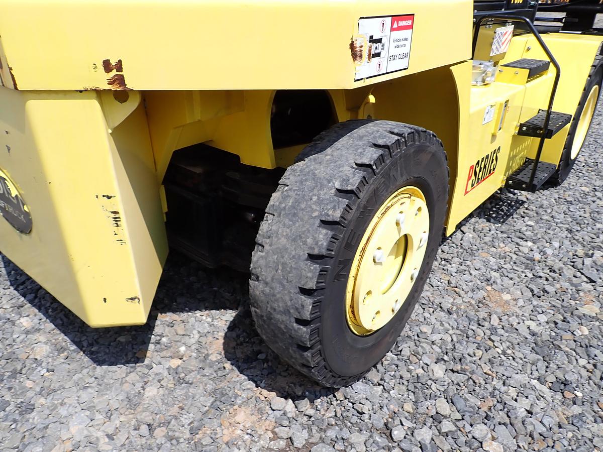 Used 2015 Hoist P300 30,000 Lb Forklift LOW HOURS!