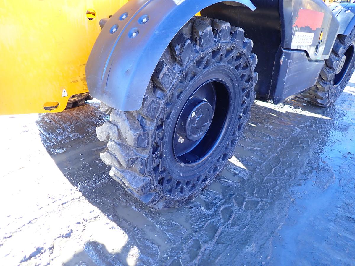 Used 2018 JCB 510-56 10K Telehandler