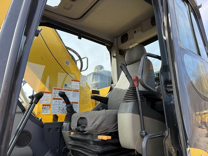 Used Komatsu Pc238