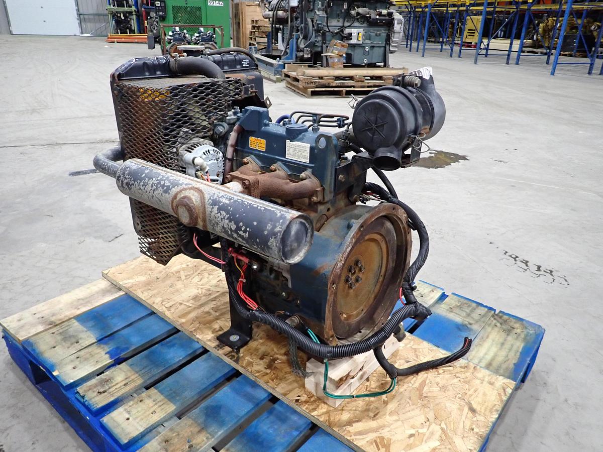 Used 2000 Kubota D905 Diesel Engine Power Unit