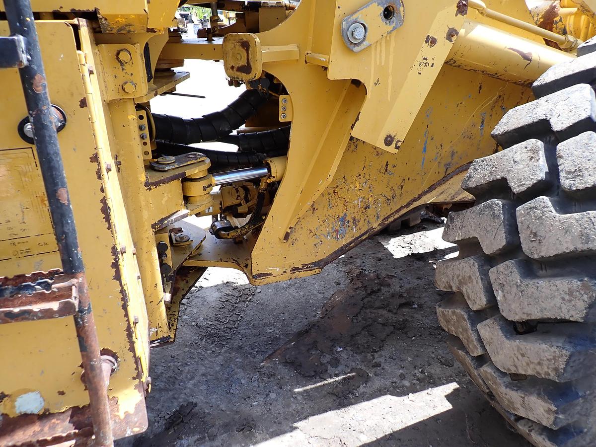 Used 2010 CAT 938H