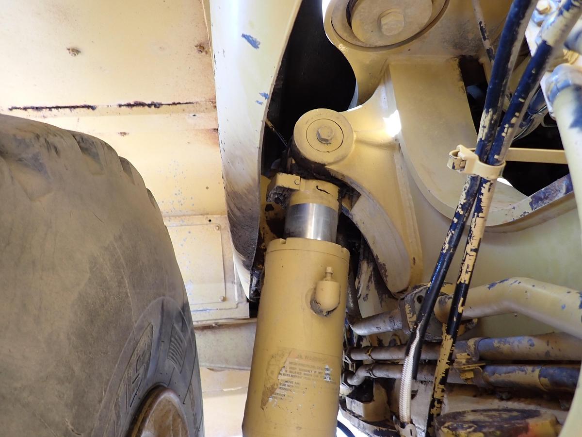 Used 2004 CAT 735 Articulated Haul Truck