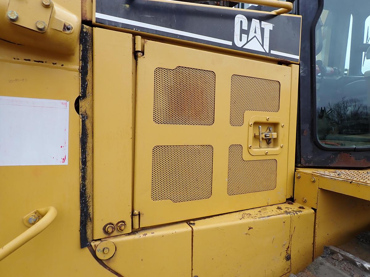 Used 2004 CAT D6R XL II