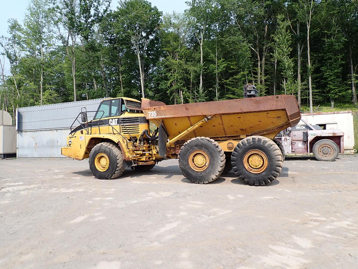 Used 2006 CAT 735