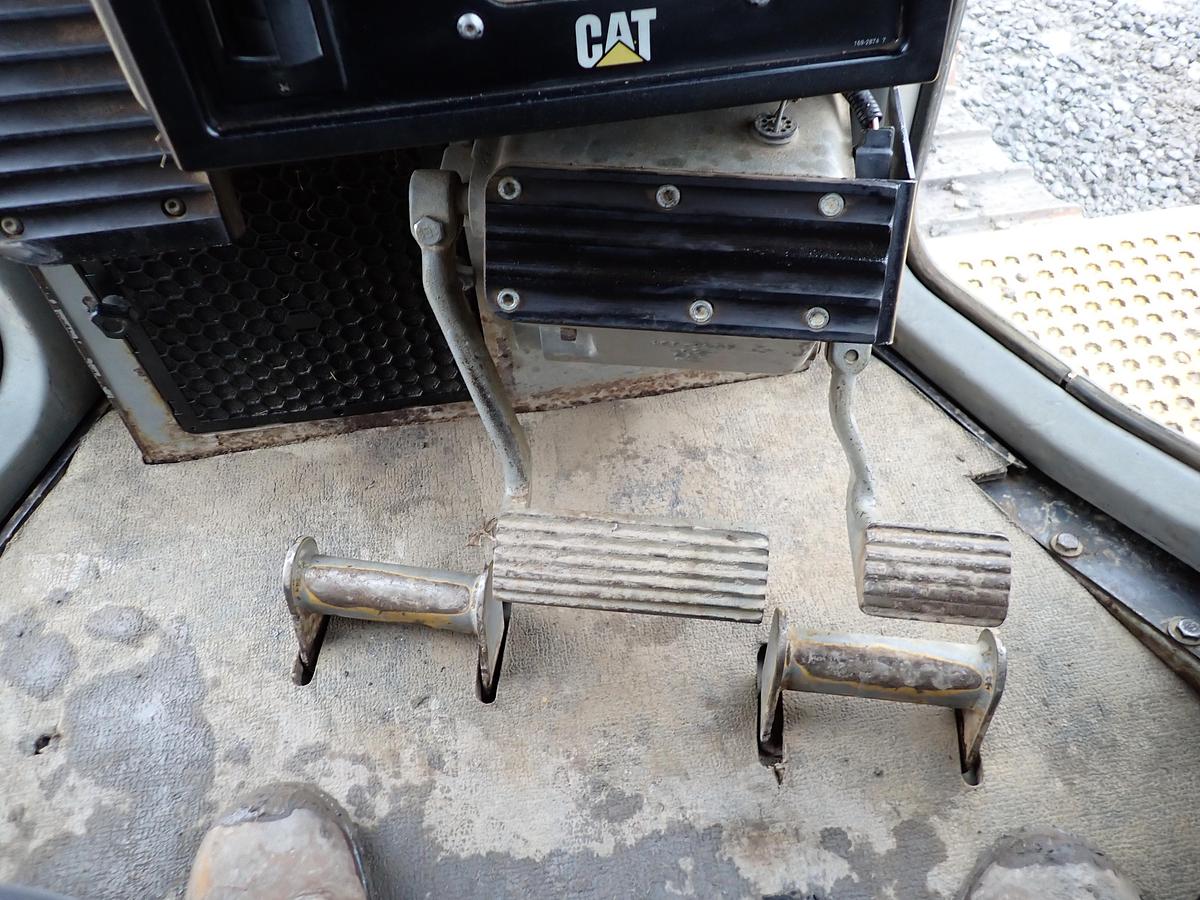 Used 2004 CAT D6R XL II