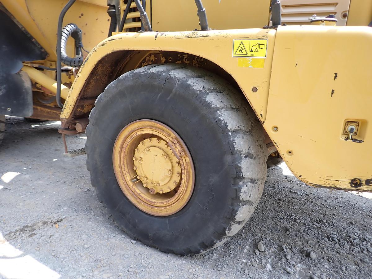 Used 2006 CAT 730