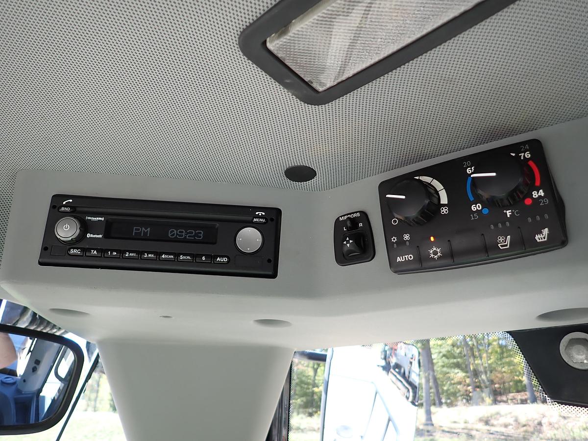 Used 2019 John Deere 744L Wheel Loader QUICK COUPLER!