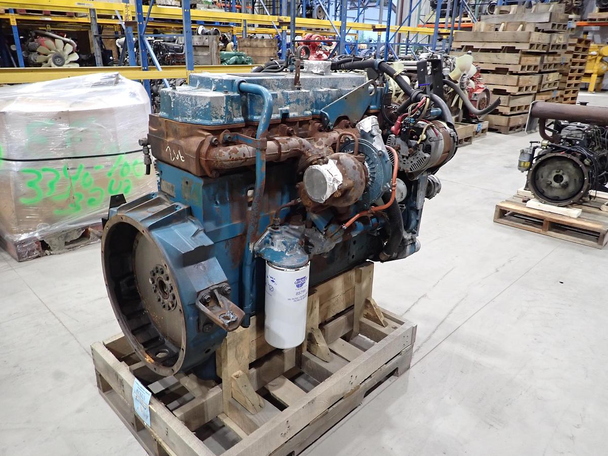 Used 2000 International DT466E HT