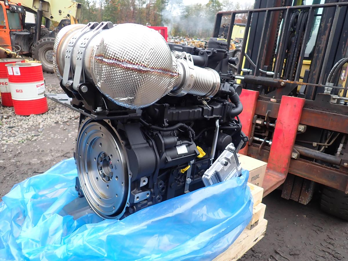2024 Deutz D2.9 L4 Diesel Engine FACTORY NEW!