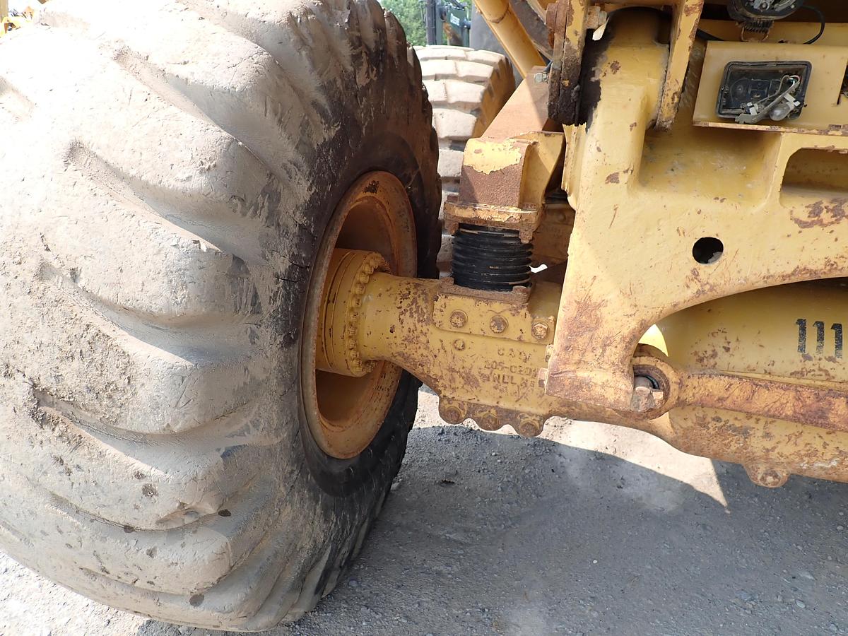 Used 2006 CAT 735