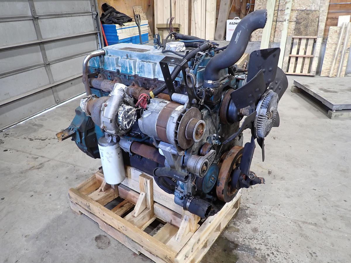 Used 1998 International DT466E HT Diesel Engine HIGH TORQUE 210 HP