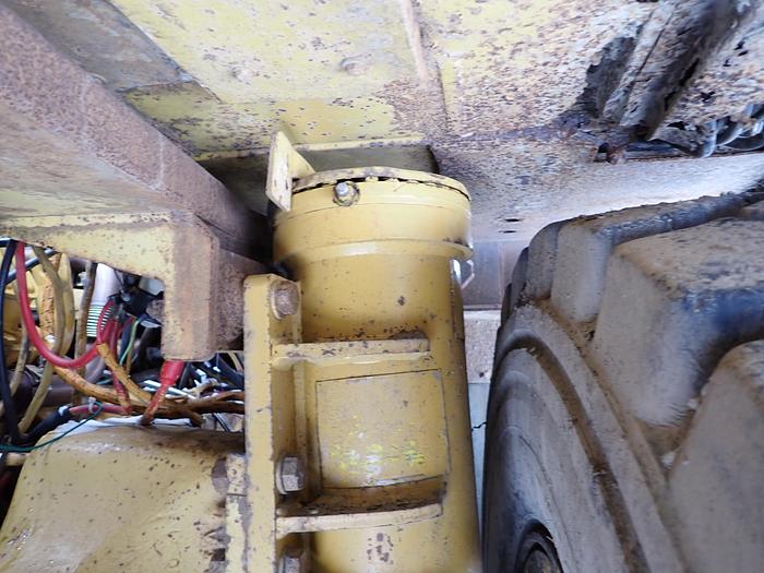 Used 1985 CAT 769C Rigid Frame Water Truck 8000 Gallon