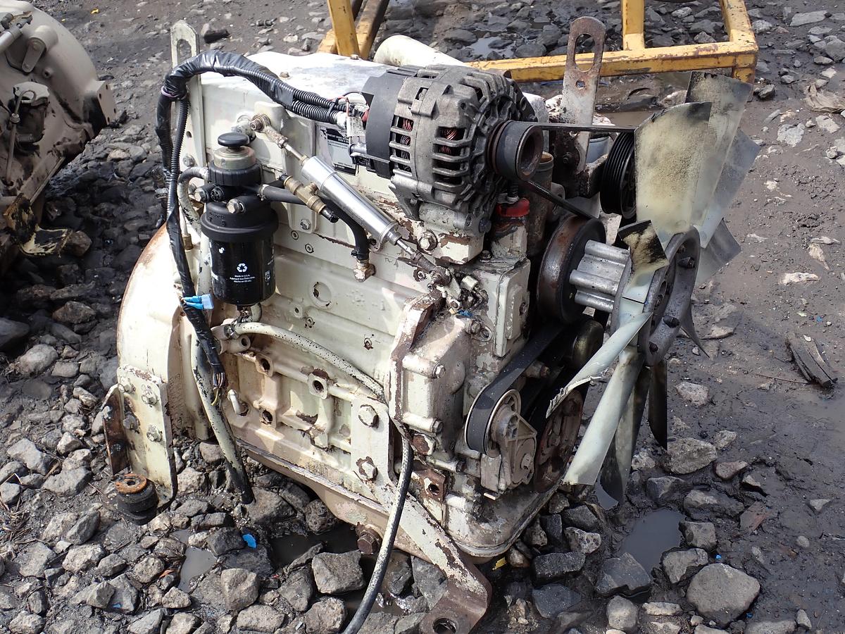 Used 2005 John Deere 4024TF270