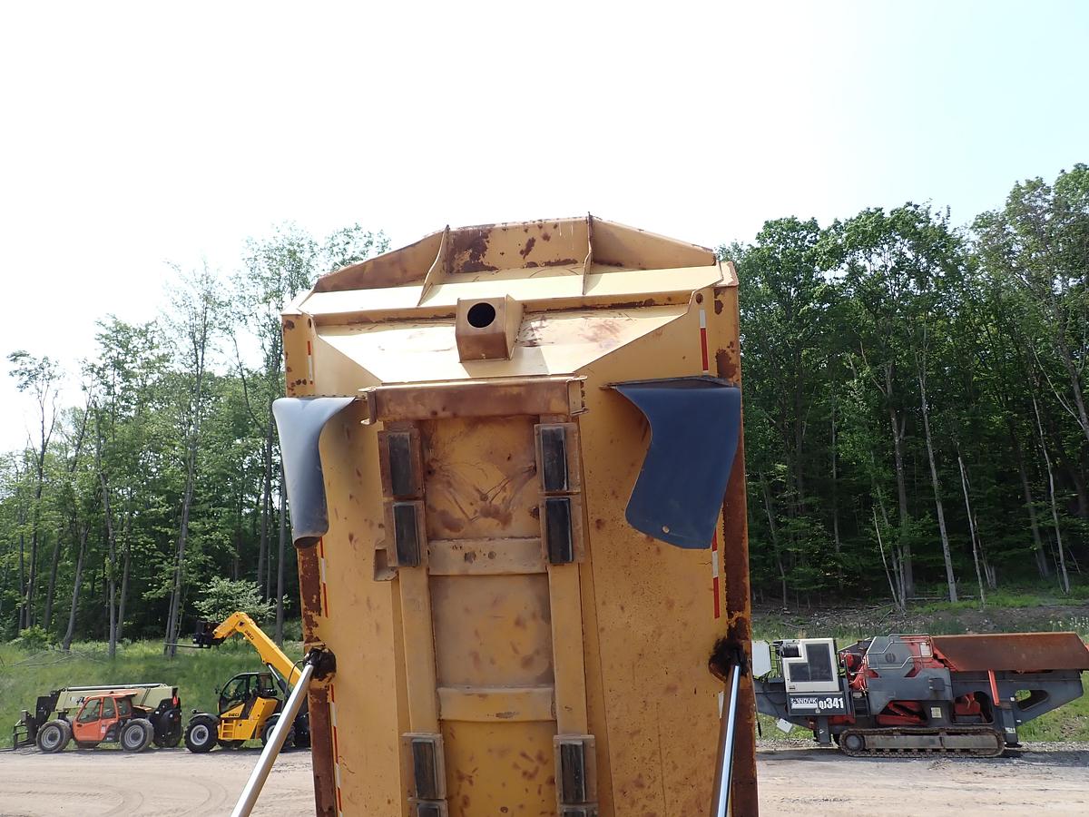 Used 2003 CAT 735