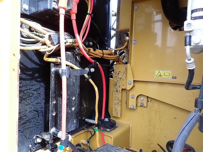 Used 2012 CAT 320EL
