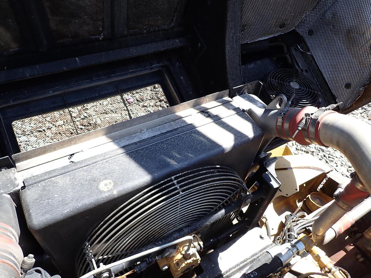 Used 2012 CAT 740B Articulated Haul Truck w/ TAILGATE