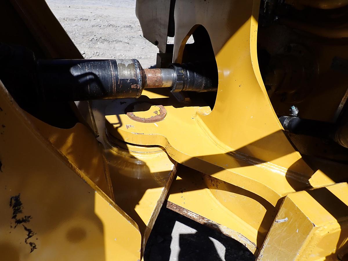 Used 2019 CAT 966M Wheel Loader Q/C & FORKS