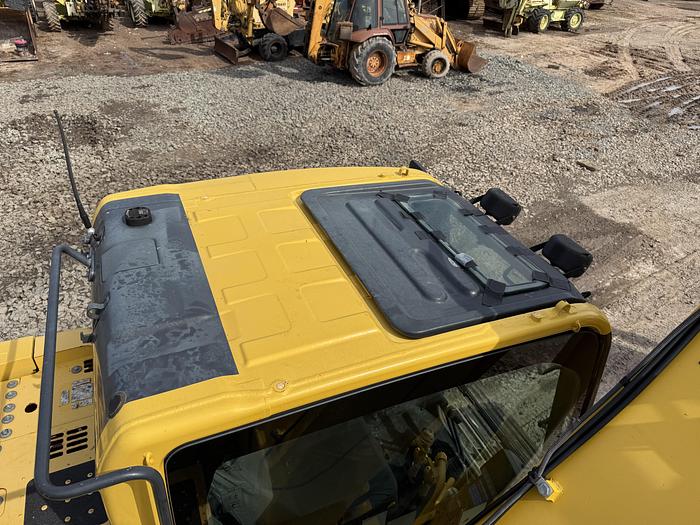 Used Komatsu Pc238