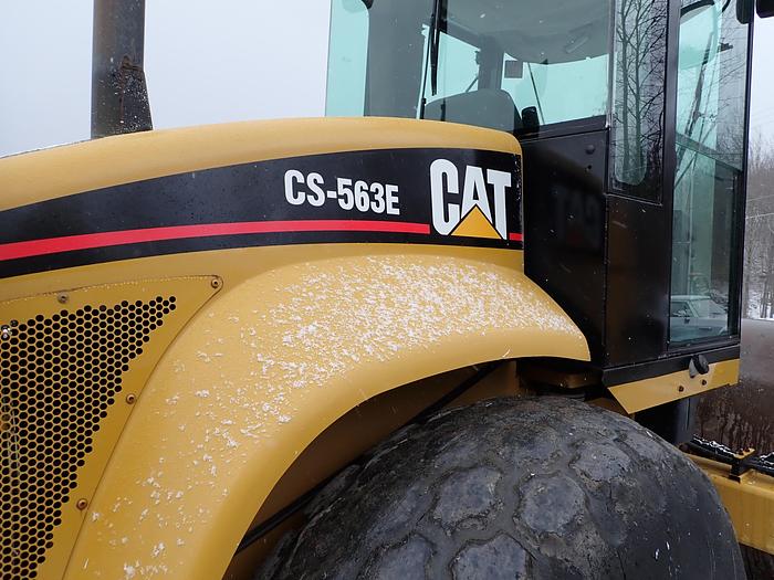 Used 2007 Caterpillar CS-563E Vibratory Compactor