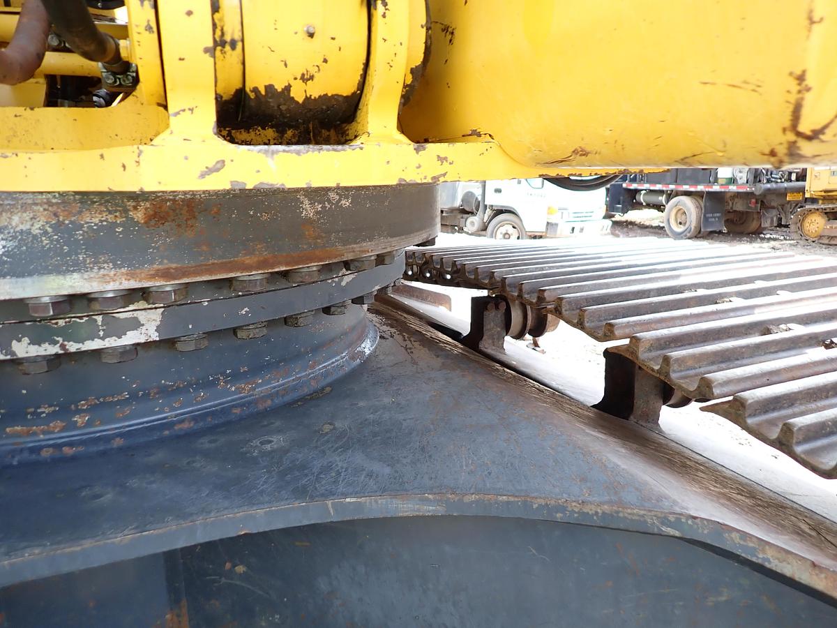 Used 2013 Komatsu PC490LC-10 Excavator 