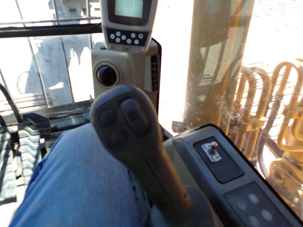 Used 2006 CAT 320CL