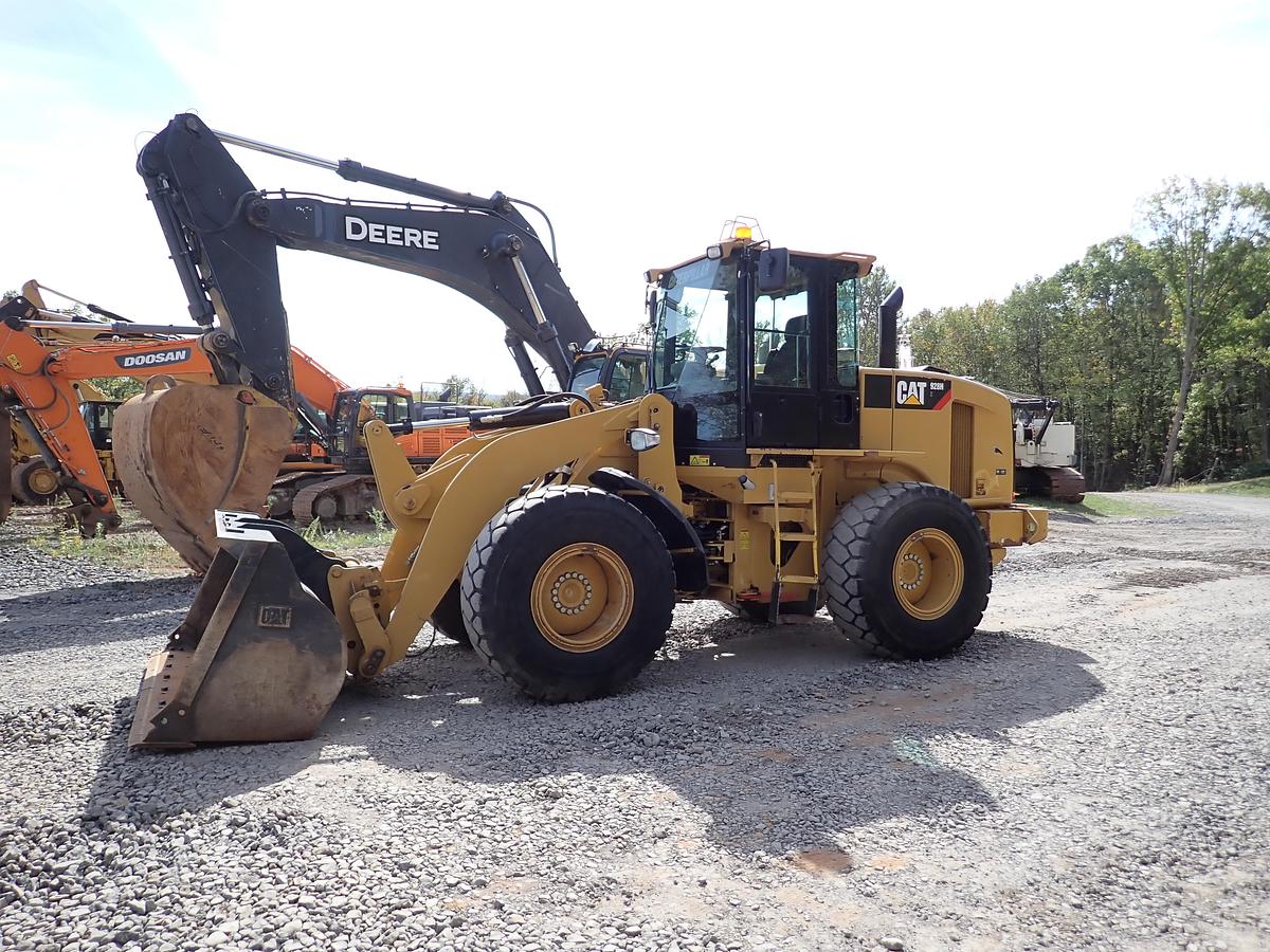 Used 2011 CAT 928HZ Wheel Loader 6000 HOURS! QUICK COUPLER