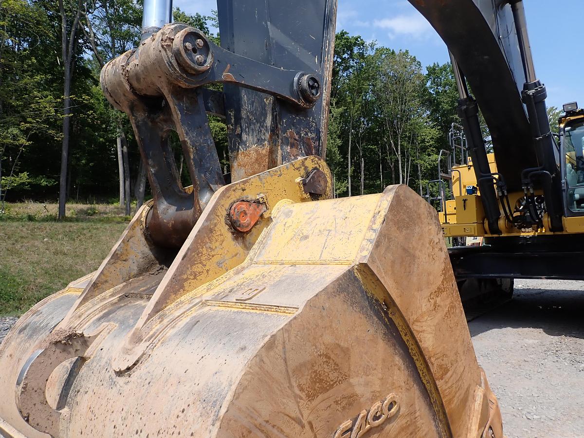 Used 2021 John Deere 870G LC Hydraulic Excavator MASS EXCAVATING BOOM