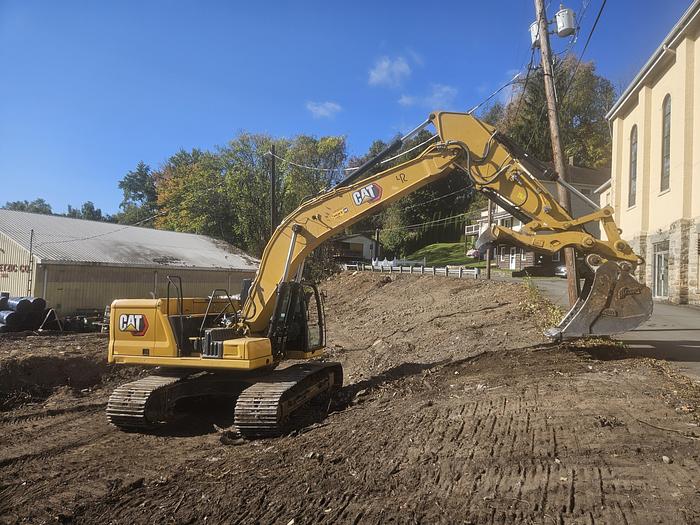 Used 2022 CAT 326
