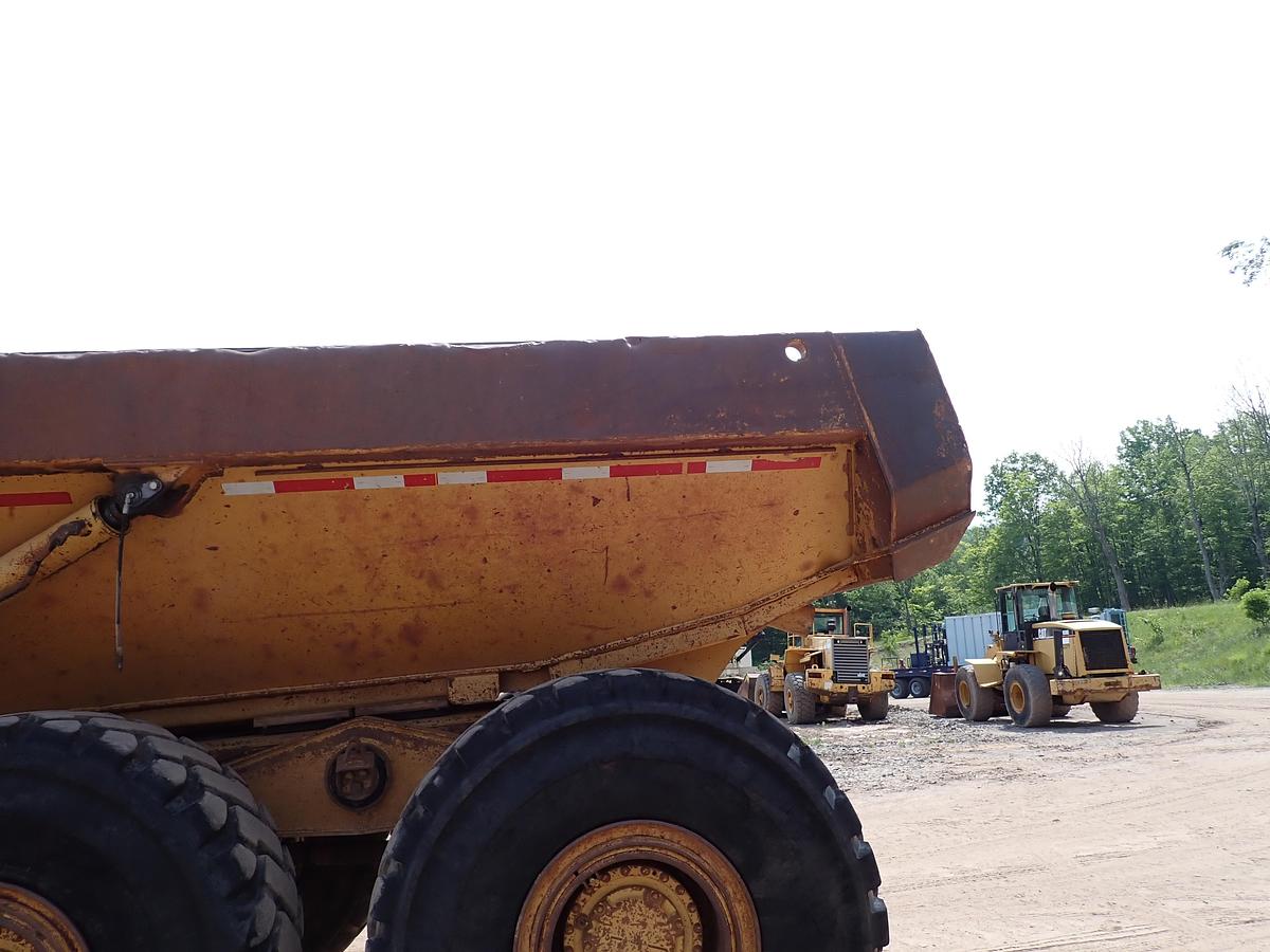 Used 2003 CAT 735