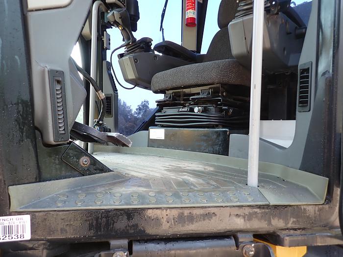 Used 2015 CAT 120M2 AWD